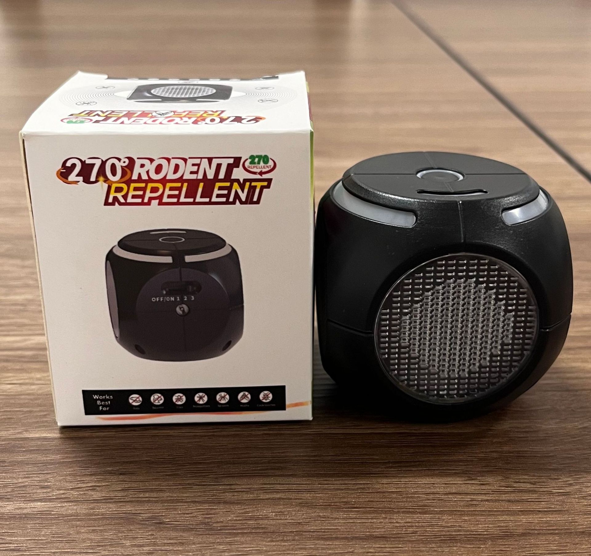 Ultrasonic Stroboscopic Light Rodent Repeller